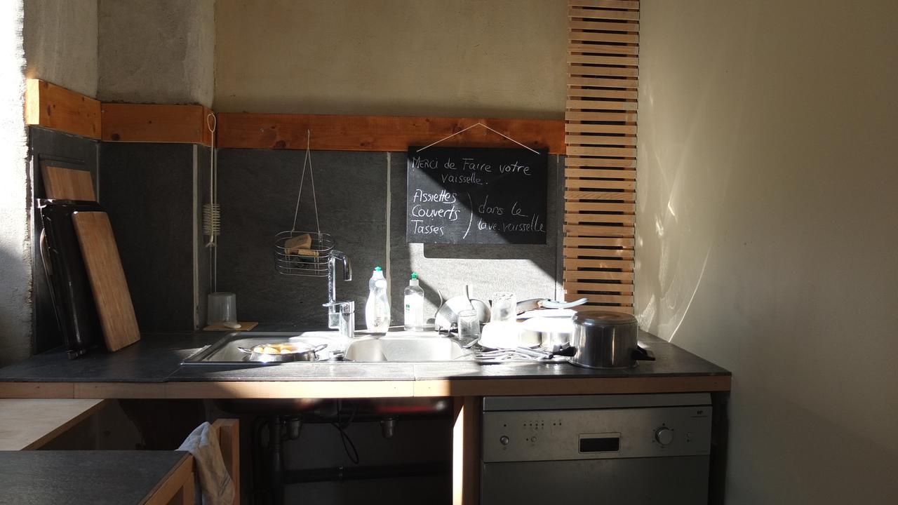 La Maison Rouge - Backpacker Hostel Saint-Etienne  Luaran gambar